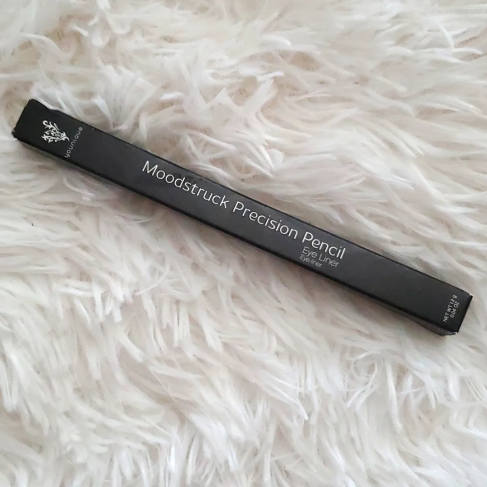 YOUNIQUE | PASSIONATE